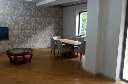 ქირავდება ახალი გარემონტებული 4 ოთახიანი ბინა აბაშიძეზე